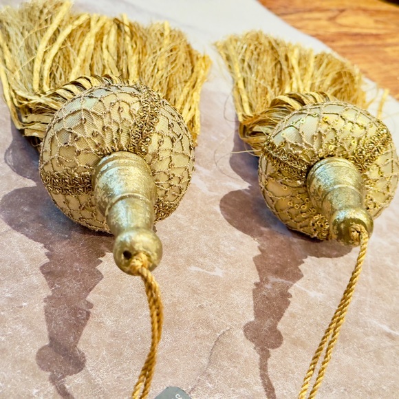 NEIMAN MARCUS Large & Lavish Embroidered Gold Curtain Drapery Tassel Tieback 21” - Picture 12 of 16